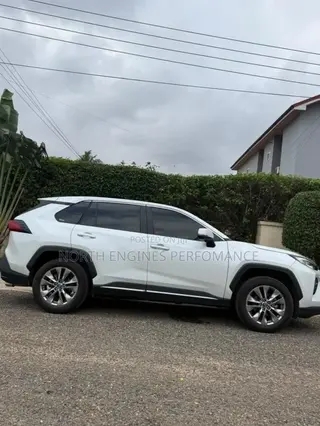 Toyota RAV4 2024 White