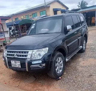 Mitsubishi Pajero 2016 Black