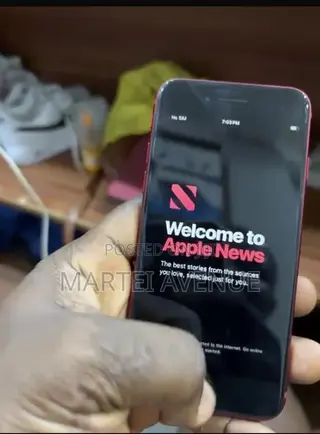 Apple iPhone SE (2020) 64 GB Red
