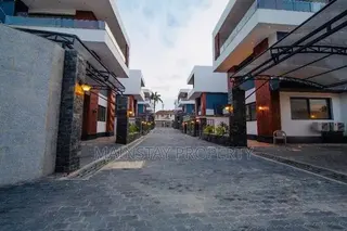 8bdrm House in Mainstay Estates, Cantonments for rent
