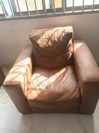 Living Room 100% Leather Sofa for Quick Sale
