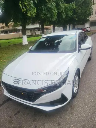 Hyundai Elantra Limited 2021 White
