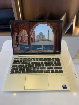 Laptop HP Elitebook 830 G11 16GB Intel Core Ultra 5 SSD 256GB