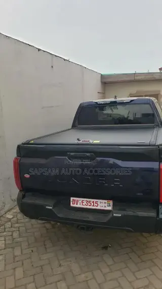 Toyota Tundra Premium 2024 Retractable Tonneau Cover*