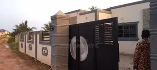 3bdrm Bungalow in Oyarifa for sale