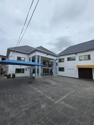 10bdrm House in Before Exhibition for sale