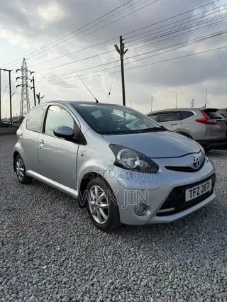 Toyota Aygo 1.0 5-Door 2012