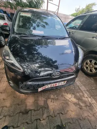 Toyota Sienta 1.5 FWD (6-seater) 2015 Matt Black