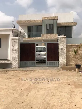 4bdrm Duplex in Living Large, Madina for Sale