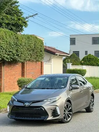 Toyota Corolla XSE (1.8L 4cyl 2A) 2018