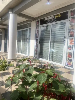 Double Store / Office Shop With Sliding Glass Doors for Rent or Lease