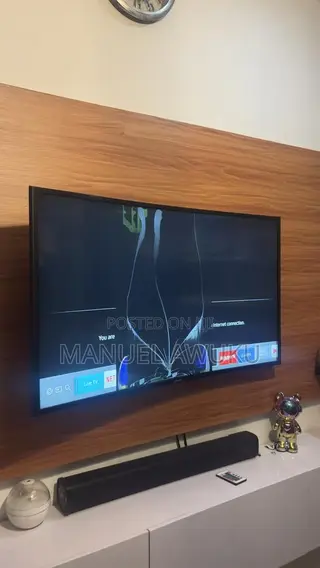 Curve Samsung 4K UHD Smart UE40KU6100K • 40-Inch