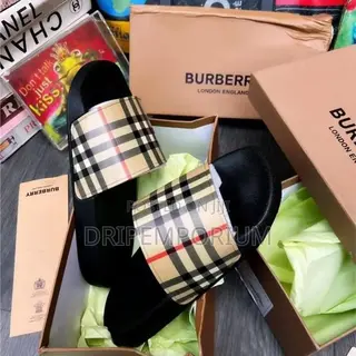 Burberry Check Slide