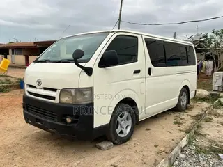 Toyota HiAce 2010 White