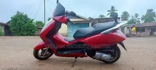 Honda 2008 Red