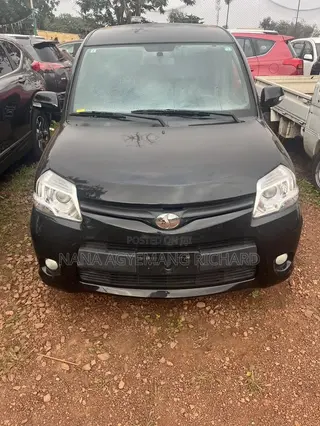 Toyota Sienta 1.5 FWD 2015 Black