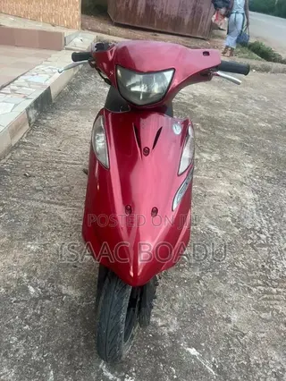 Suzuki Bandit 150 2020 Red