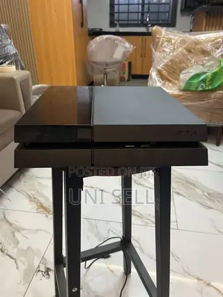 PS 4 Gaming Console