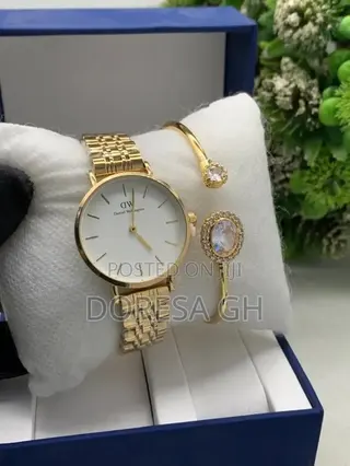Ladies Daniel Wellington Watch With Bangles– Gift Set