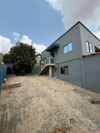 2bdrm Mansion in Zedek Properties, Ashomang Estate for rent