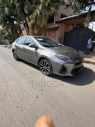 Toyota Corolla SE Special Edition 4dr Sedan (1.8L 4cyl CVT) 2017 Gray