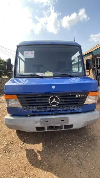 Mercedes-Benz T2 2004 Blue
