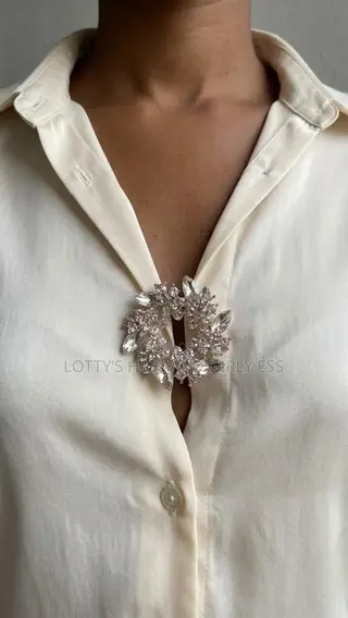 Luxury Crystal Wreath Brooch Pin