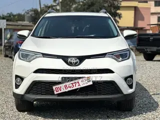 Toyota RAV4 2017 White