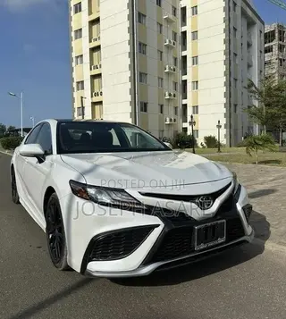 Toyota Camry XSE 2021 White