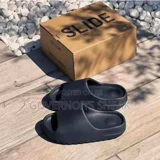 Yeezy Slides Different Colors in Stock