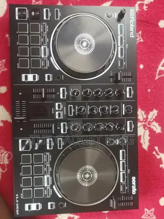 Roland DJ 202 Controller
