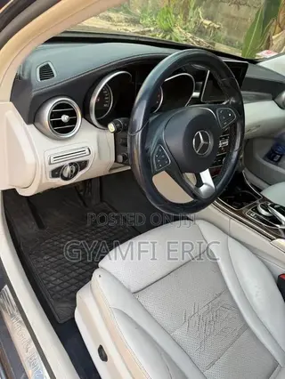 Mercedes-Benz C300 Luxury 4dr AWD 4Matic Sedan (2.0L 4cyl 7A) 2015 Gray