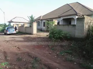 6bdrm House in Brother K Estate, Kumasi Metropolitan for sale
