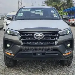 Toyota Fortuner 2024 Brown