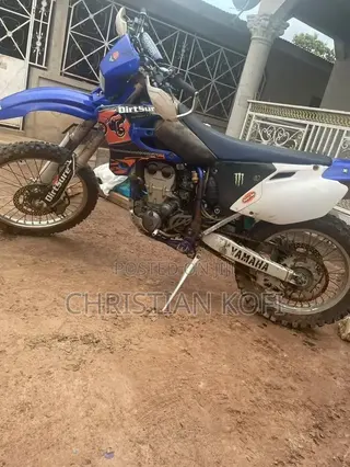 Yamaha 2006 Black