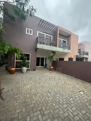 4bdrm Townhouse / Terrace in Seekers Realty, Airport Residential Area