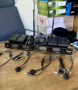 Shure U-8900 Wireless 4-in-1 Head Microphone Bundle