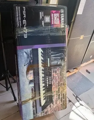 Yamaha PSR- E473 Keyboard
