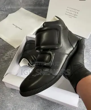 Maison Margiela Clinic