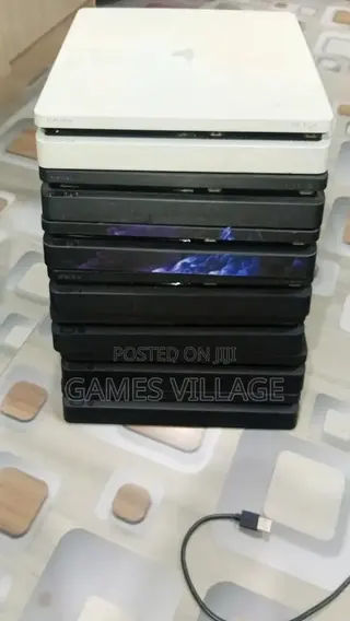 PlayStation 4 Slim + 6 Games (Jailbreak)
