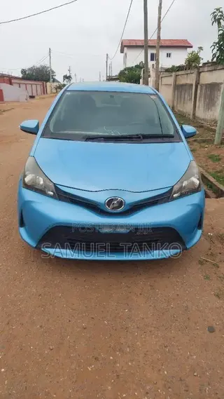 Toyota Vitz 2015 Blue