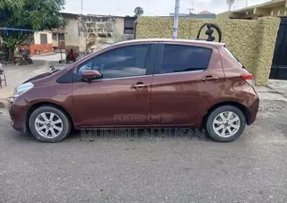 Toyota Vitz 2015 Brown
