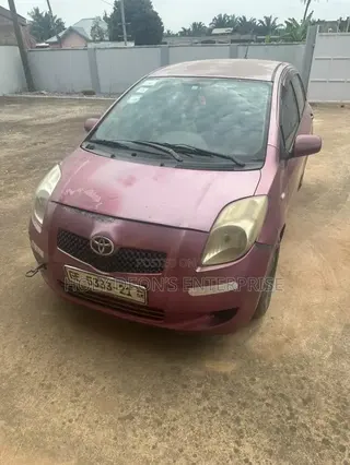 Toyota Vitz 1.3 AWD 5dr 2010 Burgundy