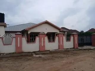 4bdrm House in Born To Pray Estate, Ejisu-Juaben Municipal for rent