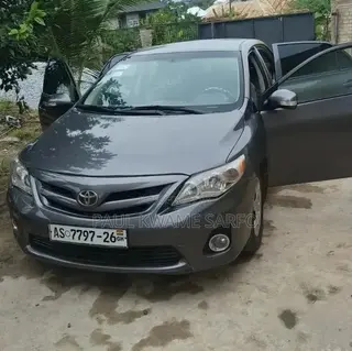 Toyota Corolla LE 4dr Sedan (1.8L 4cyl 4A) 2013 Gray