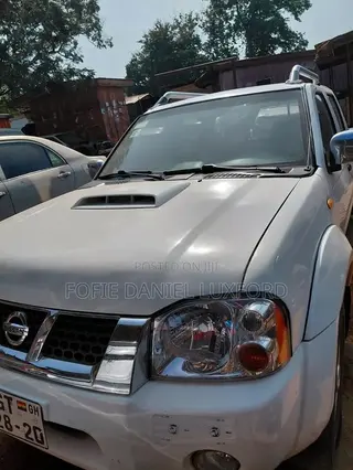 Nissan Hardbody 2020 Off white