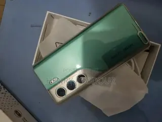 New Tecno Camon 40 256 GB Green