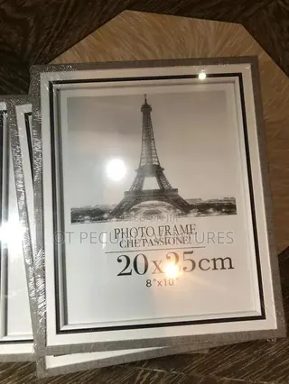 Stylist Picture Frame - 8 X 10 Inches Size