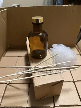 125ml and 250ml Empty Reed Diffuser Bottles With Sticks Box