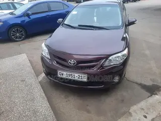 Toyota Corolla LE 4dr Sedan (1.8L 4cyl 4A) 2012